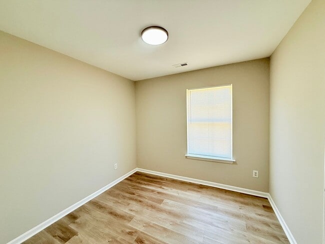 Building Photo - 1509 Crandon Dr