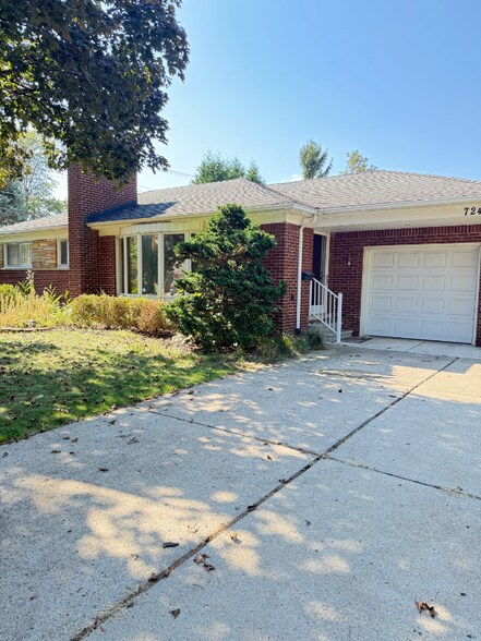 Primary Photo - 7241 Lucerne St
