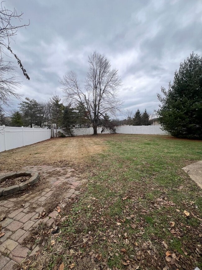 Building Photo - 716 Liberty Village Dr