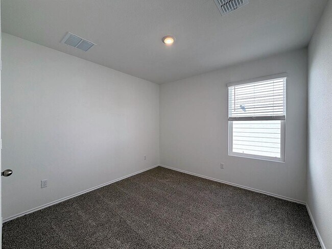 Building Photo - 348 San Juan Trl