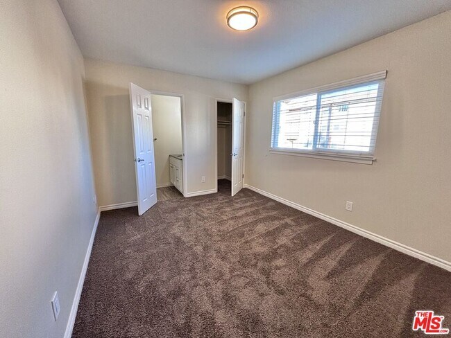 Building Photo - 1800 N Alvarado St