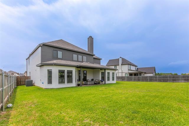 Building Photo - 2104 Palafox Dr