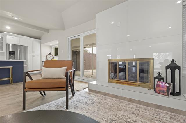 Building Photo - 6350 Glennox Ln