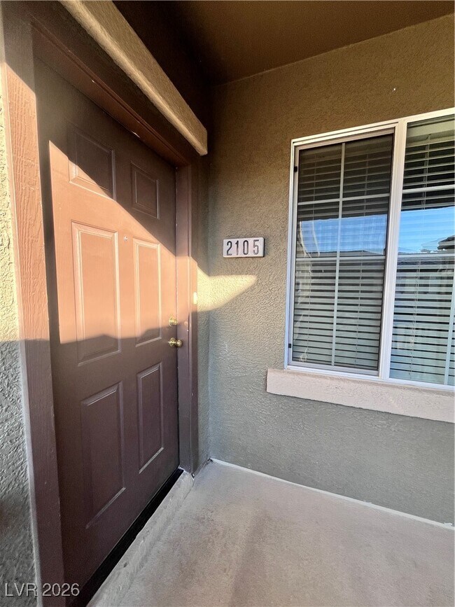 Building Photo - 6868 Sky Pointe Dr