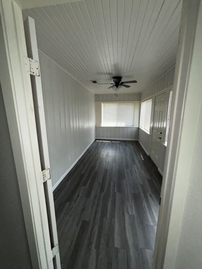 Building Photo - 1272 Cedar Haven Ave