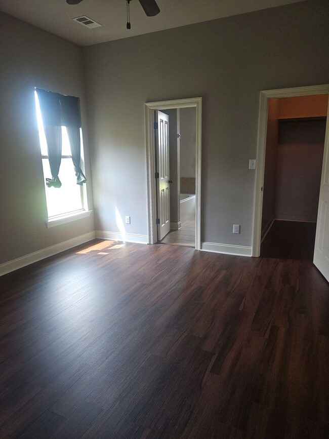 Building Photo - Welcome Home!