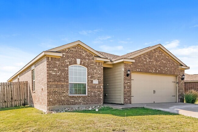 Building Photo - 2120 Foxglove Ct