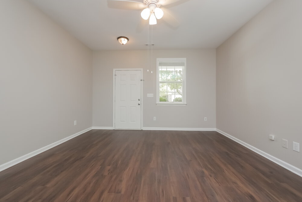 Building Photo - 54 Brookview Dr