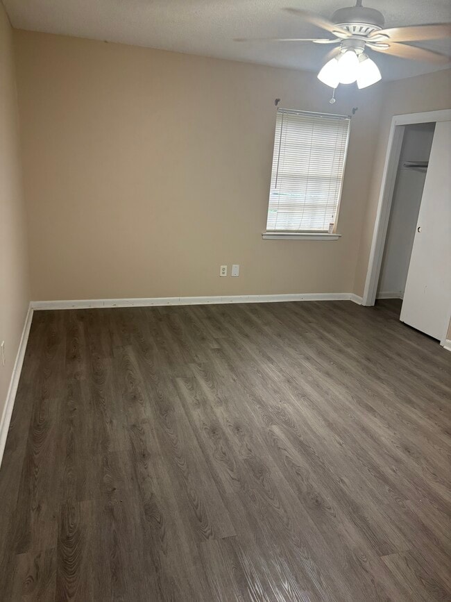 Building Photo - Loggers Cir