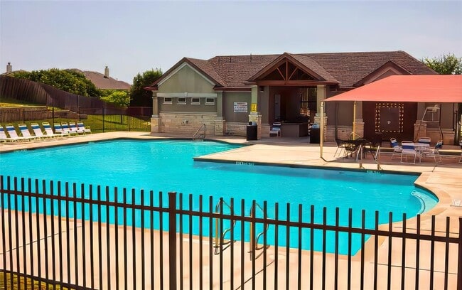 Building Photo - 249 Ashwood N