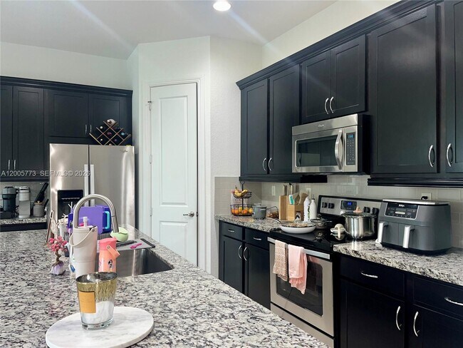 Building Photo - 1346 SW 113th Terrace