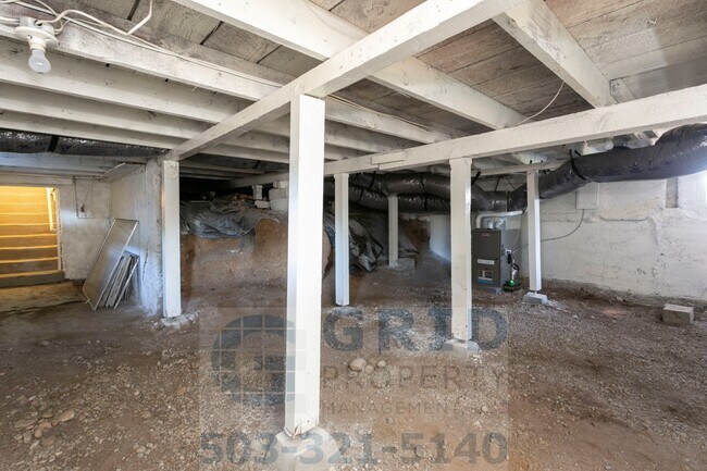 Building Photo - Two Bedroom Craftsman Home Available in th...