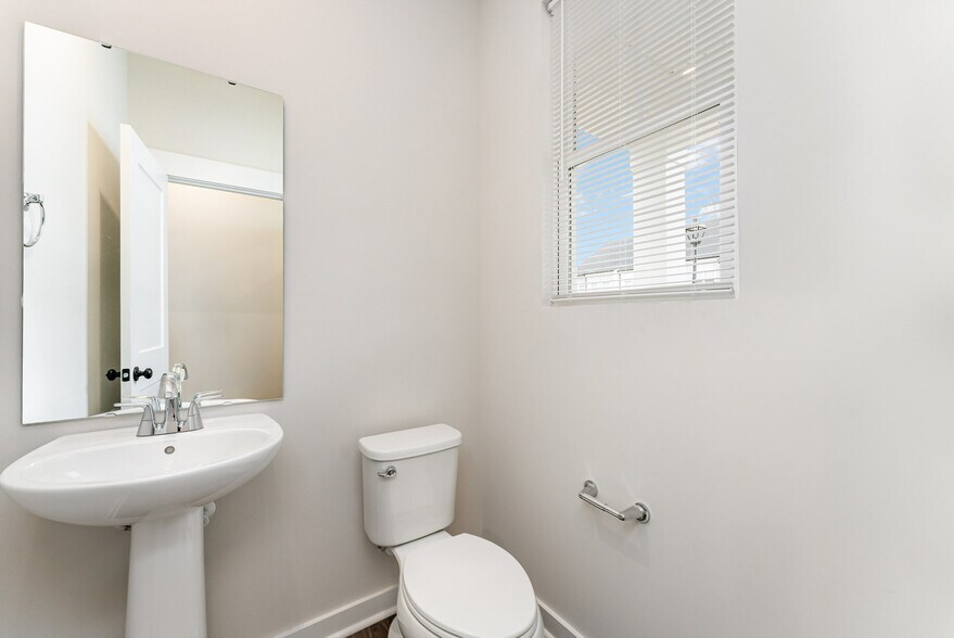 Building Photo - 9529 Munsing Dr