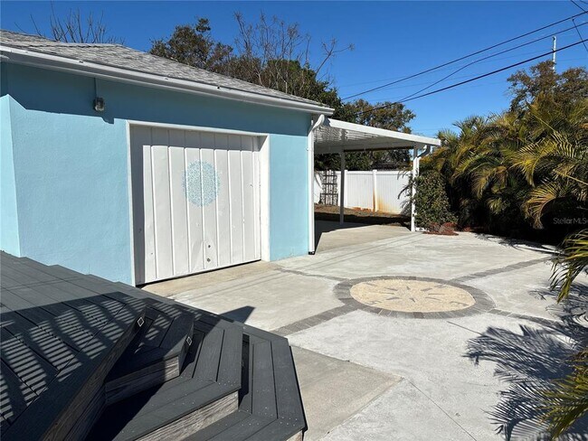 Building Photo - 2919 12th Ave N