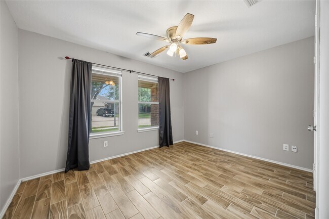 Building Photo - 2734 Trinity Glen Ln