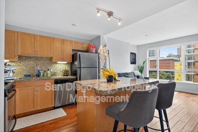 Building Photo - 1240 India St