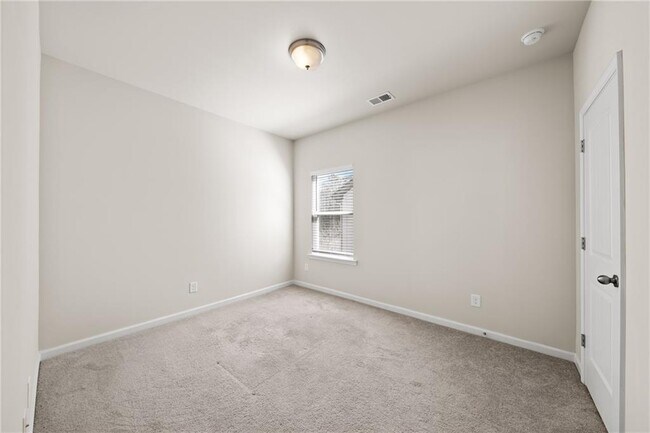 Building Photo - 5337 Burrus Ln