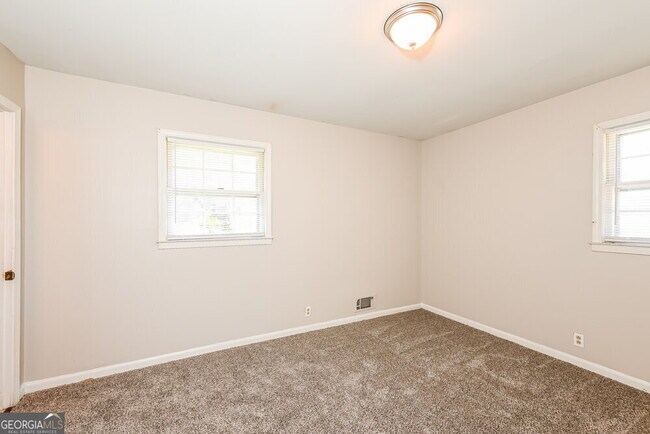 Building Photo - 5509 Joeclay Dr