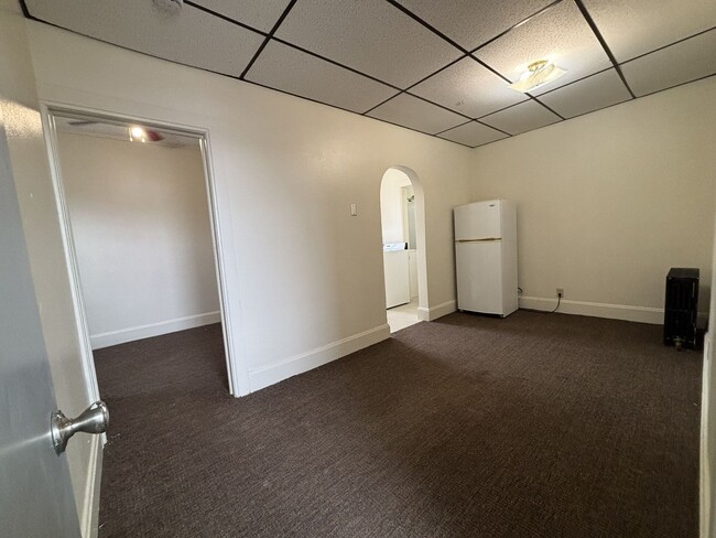 Building Photo - 117 N Main St