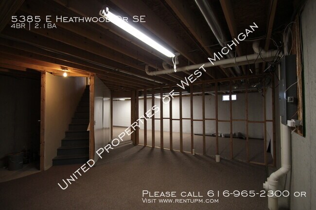 Building Photo - 5385 E Heathwood Dr SE