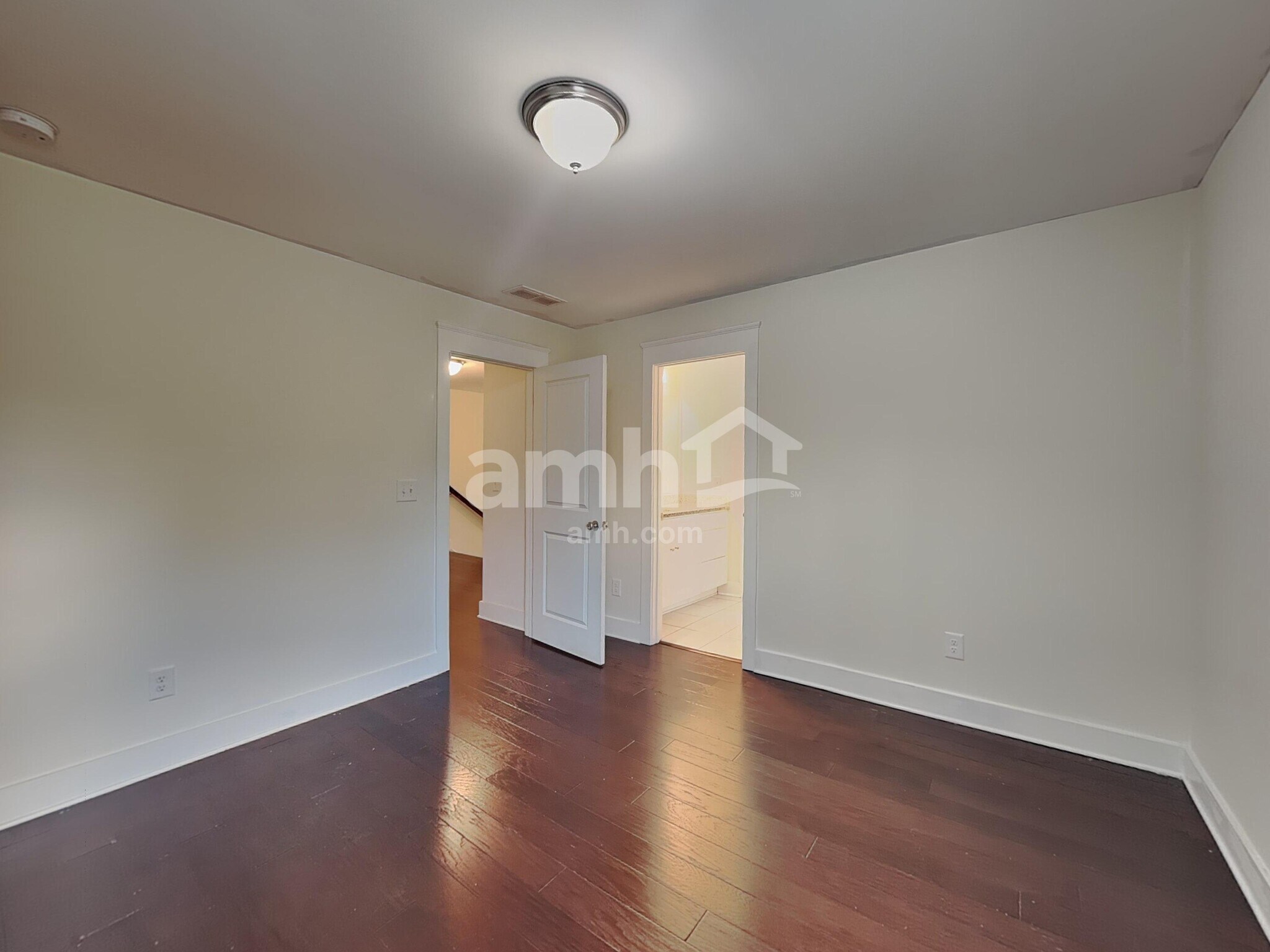 Building Photo - 1076 Adams Haven Bend