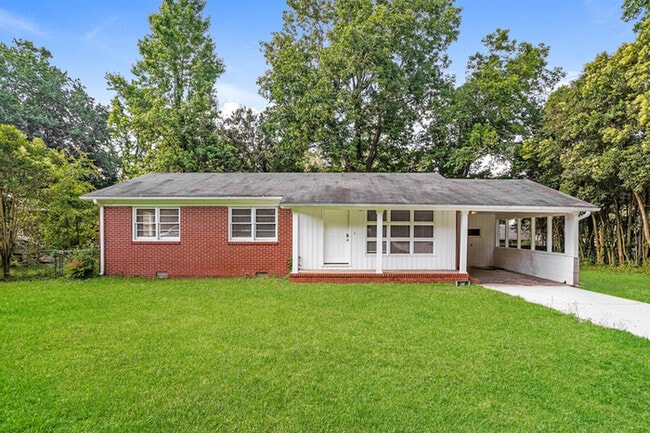 Building Photo - 310 Sunset Dr