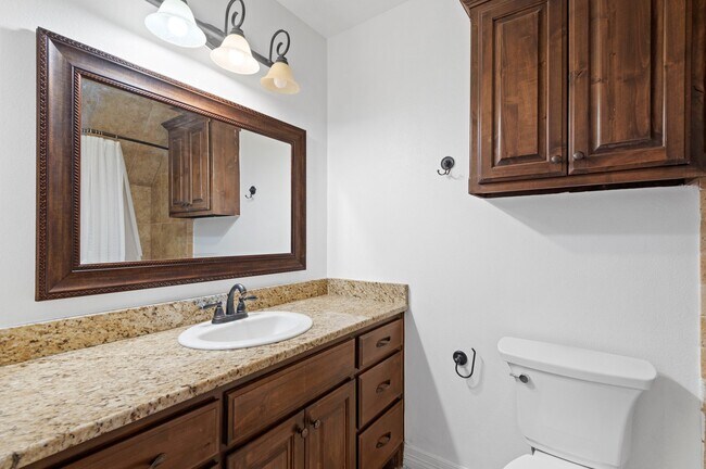 Building Photo - 2702 Waterford Ct