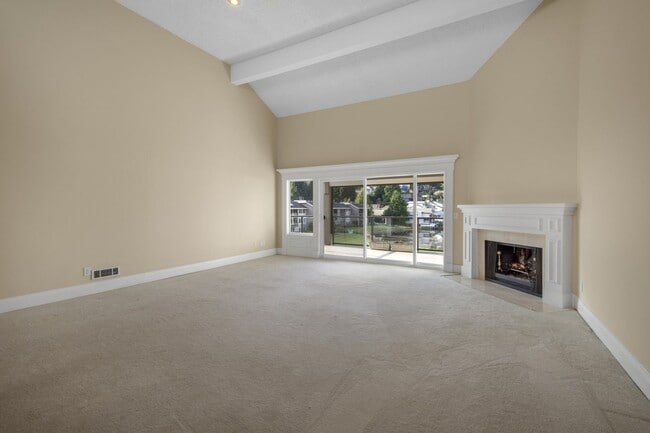 Building Photo - 2bd/1.75ba Bellevue Condo