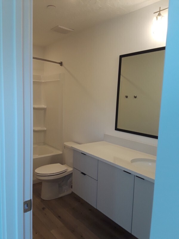 Building Photo - 3371 S Orchard Dr