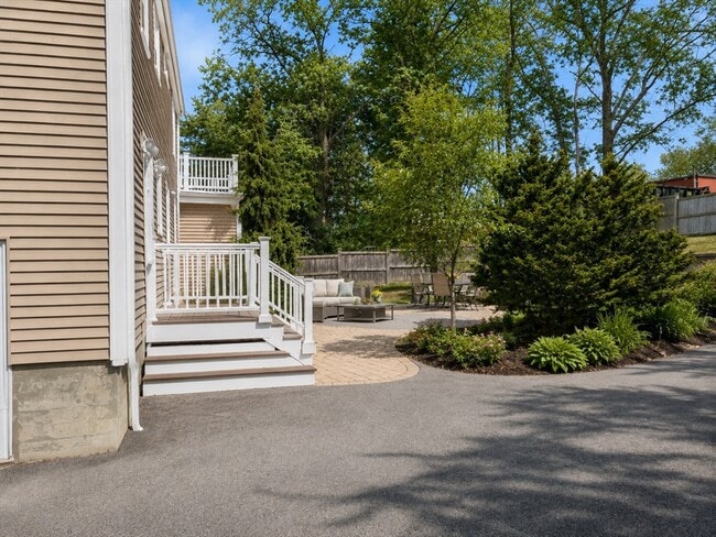 Building Photo - 40 Glenellen Rd