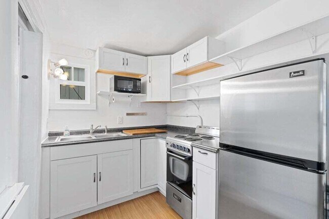 Building Photo - 221 N Ocean Breeze