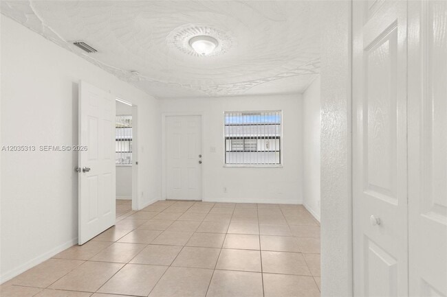 Building Photo - 4120 SW 19th St
