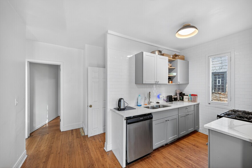 Building Photo - 1112 Garnett Pl