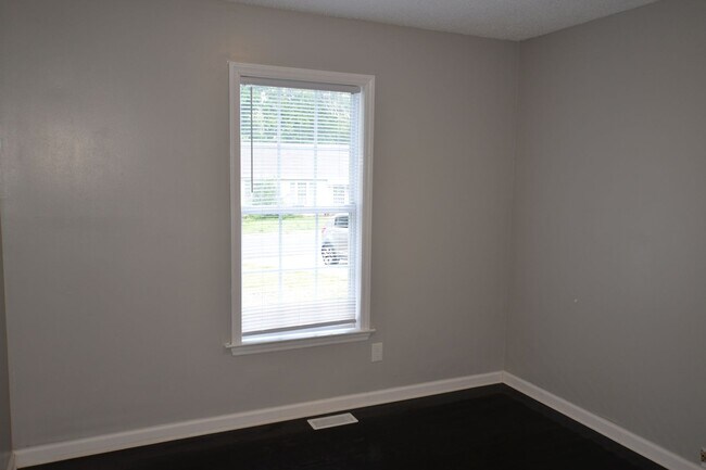 Building Photo - Cozy 3-Bedroom Near Greensboro Coliseum