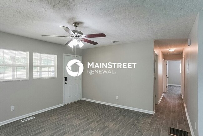 Building Photo - 3 Bedroom Pet-Friendly Home in Fairburn, G...