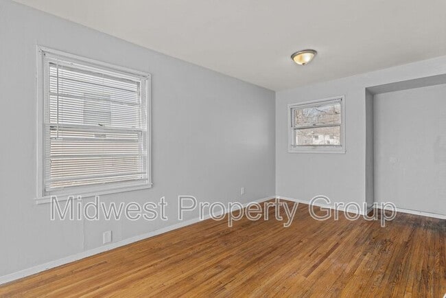 Building Photo - 405 Cameron Rd