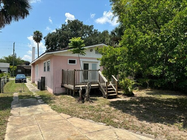 Building Photo - Historic Home in Historic Sought after New...