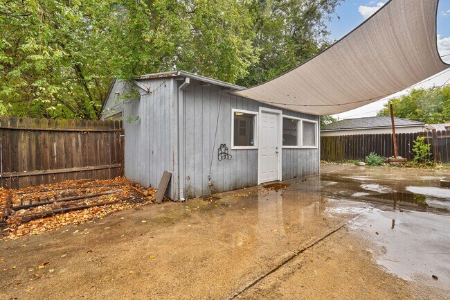 Building Photo - Charming Fully Remodeled 3-Bedroom Home wi...