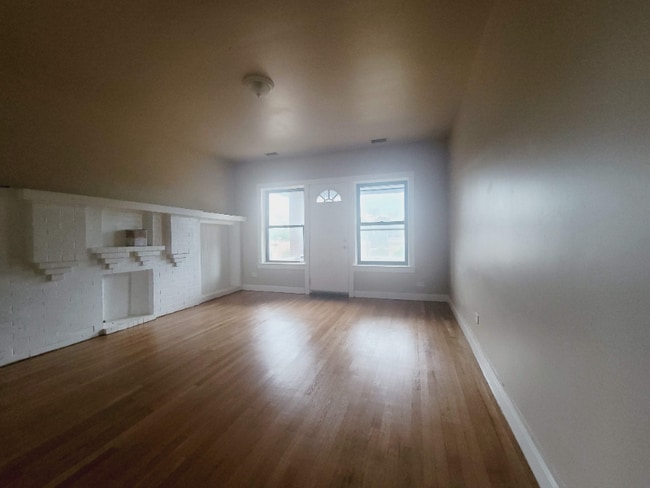 Building Photo - 7334 S Lowe Ave