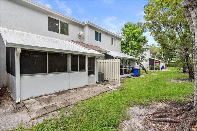 Building Photo - 1186 SW 44th Ave