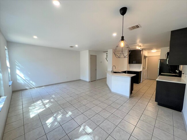 Building Photo - 9708 Sugar Hill Dr