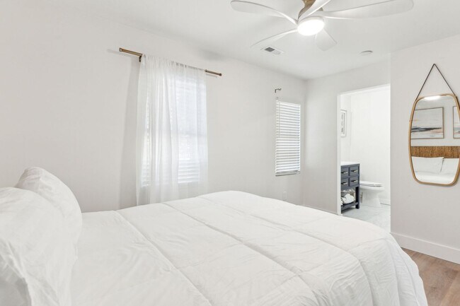 Building Photo - Charming Lowcountry Home for Rent on Edisto Island