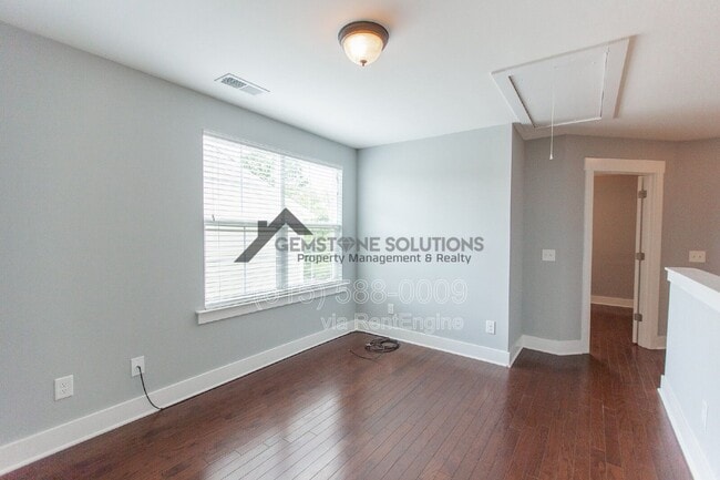 Building Photo - 1041 Honey Bush Cir