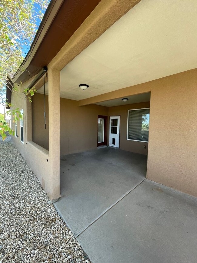 Building Photo - Lovely 4 Bedroom/2 Bath home in Parkhill E...