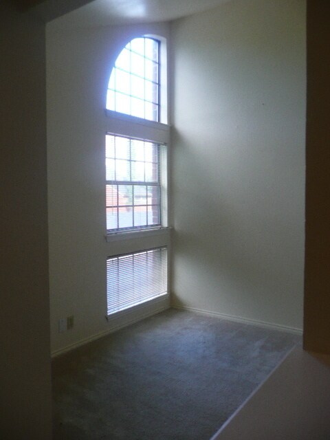Building Photo - 7930 Roanoke Run