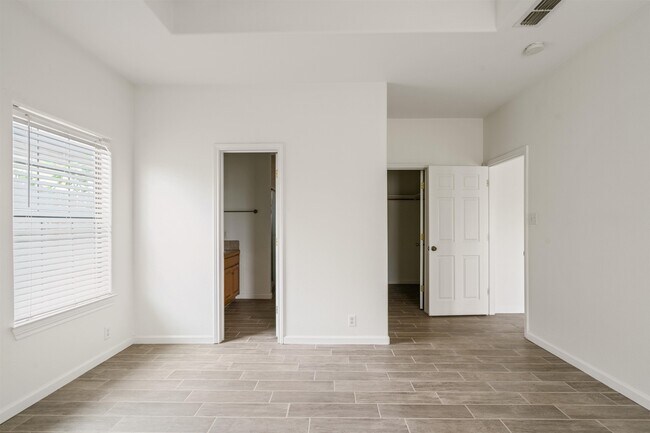 Building Photo - 104 Painted Rock