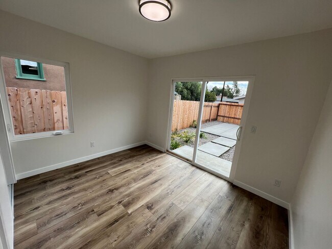 Building Photo - West 10th Escondido Triplex