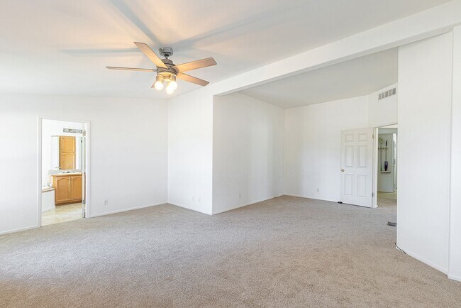 Building Photo - Rare Home, 3 Bedrooms, 2 Bathrooms, Rural Setting