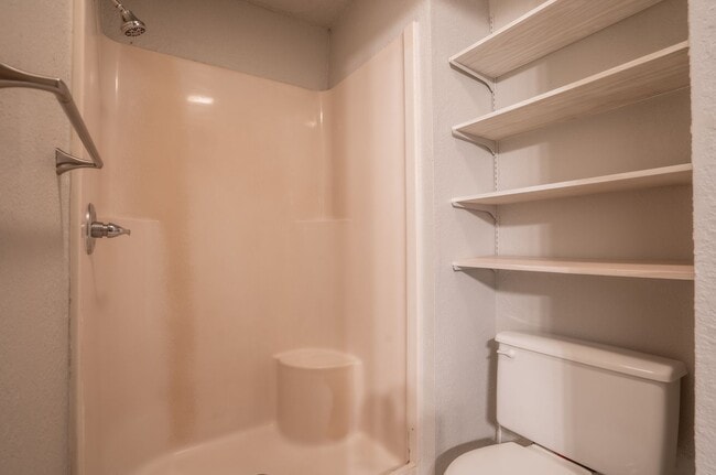 Building Photo - Great Location 3 Bed 2 Bath Home For Rent