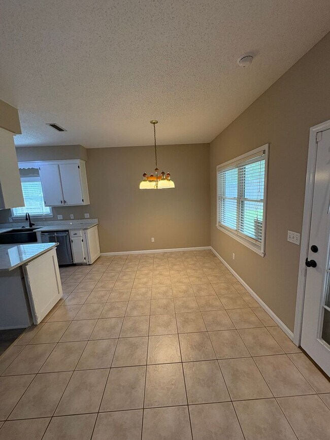 Building Photo - Available July!